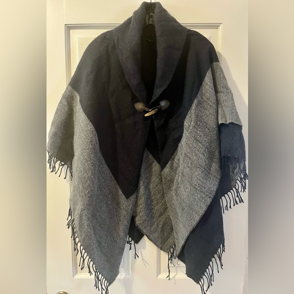 Ann Taylor Poncho, One Size